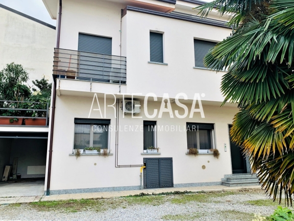 GIUSSANO, 2 LOCALI - RIF. PG227