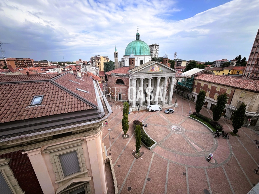 SEREGNO, 4 LOCALI - RIF. SA41