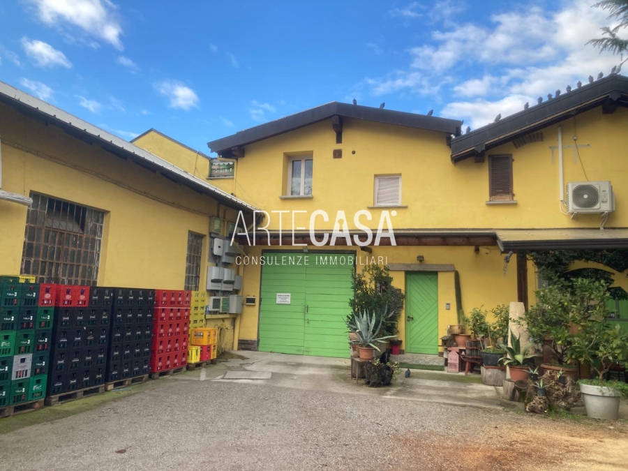 SEREGNO, MAGAZZINO - RIF. SL1