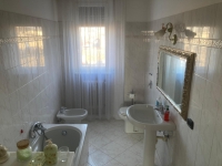 DESIO, 3 LOCALI - D331